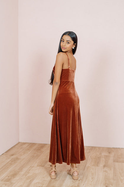 Model: Nishi; Size: J12; Color: Rust