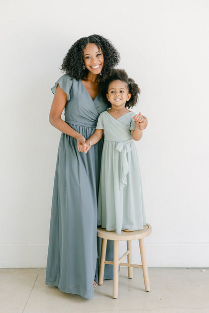 Model on Left: Leneisha; Size: 4; Color: Eucalyptus | Model on Right: Neveah; Size: 3T; Color: Sage