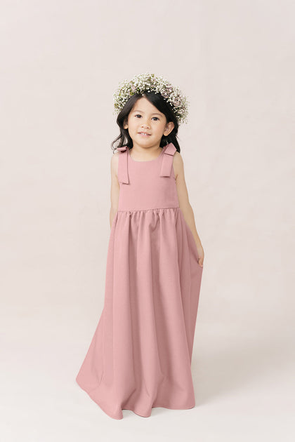 Model: Mia; Size: 4T; Color: Blushing Bride