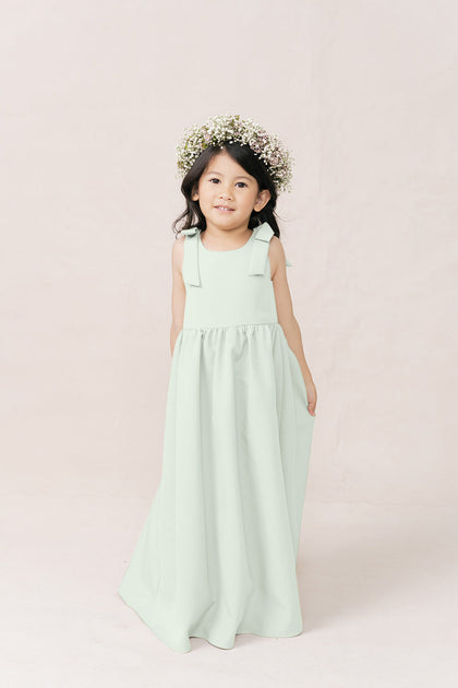 Model: Mia; Size: 4T