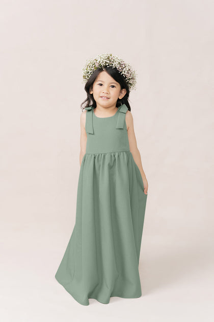 Model: Mia; Size: 4T; Color: Sage