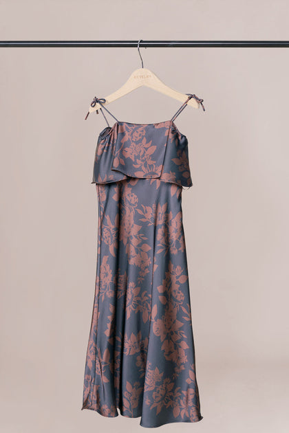 Color: Mahogany Bouquet
