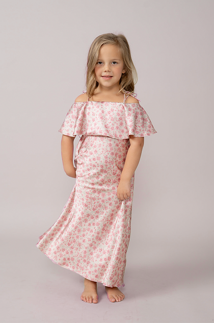 Model: Elizabeth; Size: 4T; Color: Blushing Bride Posey