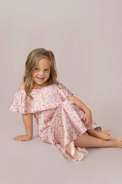 Model: Elizabeth; Size: 4T; Color: Blushing Bride Posey