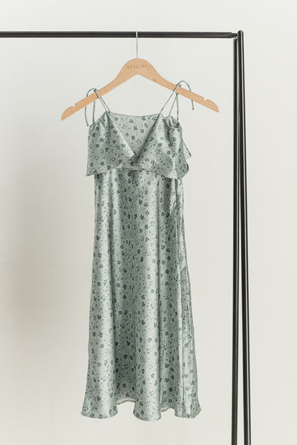 Color: Sage Posey