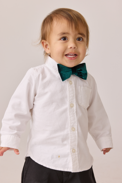 Size: Kids Bowtie; Color: Classic Emerald