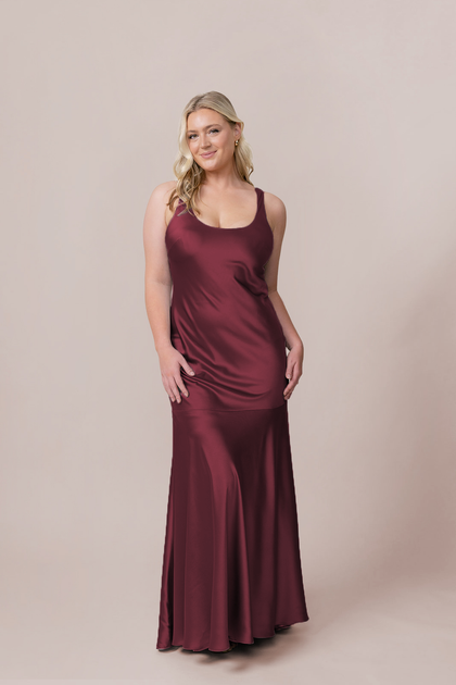 Model: McCallah; Size: 14