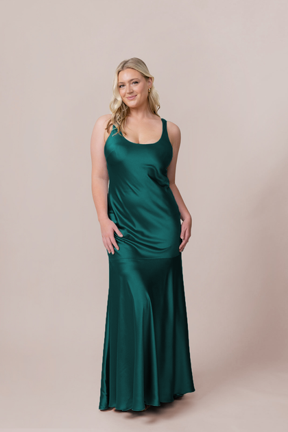 Model: McCallah; Size: 14