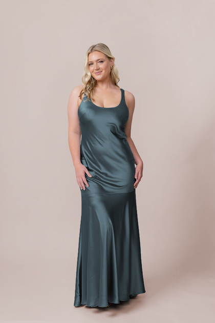 Model: McCallah; Size: 14