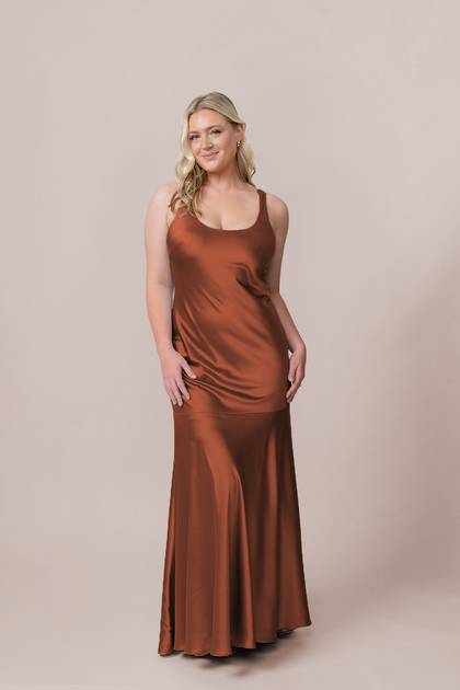 Model: McCallah; Size: 14