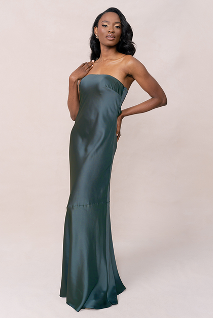 Model: April; Size: 4; Color: Eucalyptus