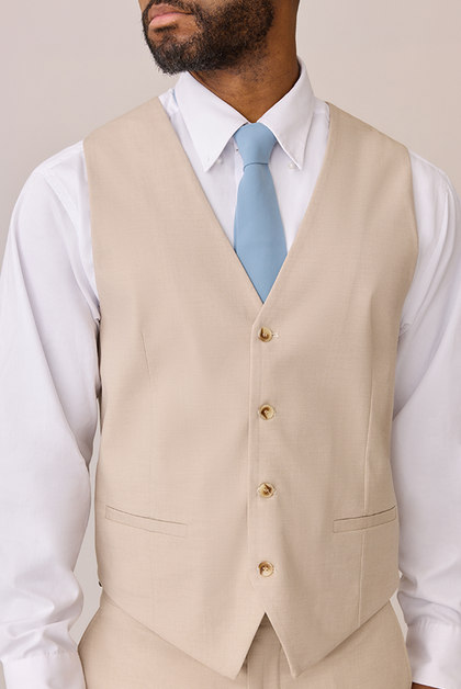 Model: Colin; Size: M. Pictured with French Blue Chiffon Tie