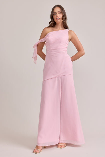 Model: Isabel; Size: 4; Color: Perfect Pink