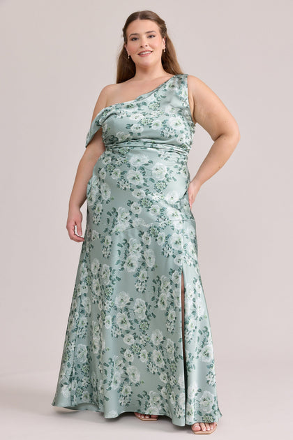 Model: Tegan; Color: Sage Blossom