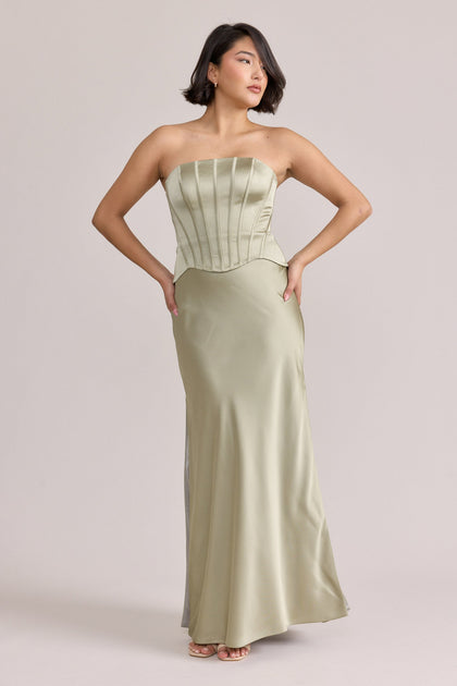 Model: Clarissa; Size: 6; Color: Silver Sage