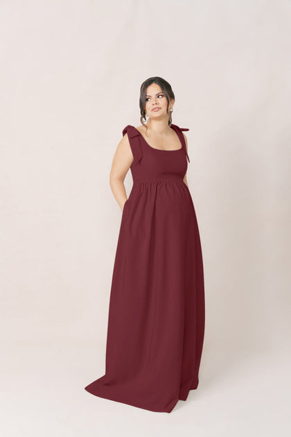 Model: Barbara; Size: 14; Color: Cabernet