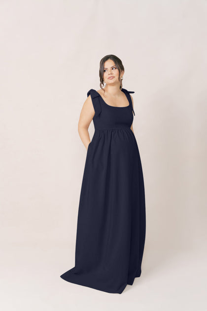 Model: Barbara; Size: 14; Color: Navy Blue