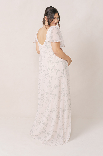Model: Barbara; Size: 14; Color: Champagne Bouquet