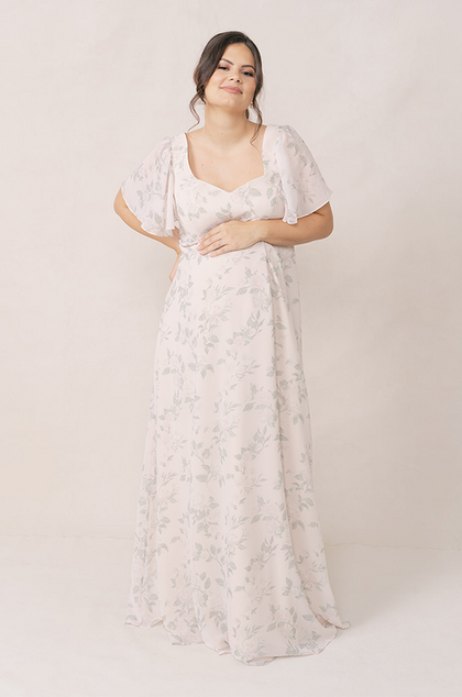 Model: Barbara; Size: 14; Color: Champagne Bouquet