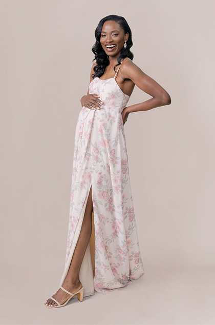 Model: April; Size: 4; Color: Blushing Bride Bouquet