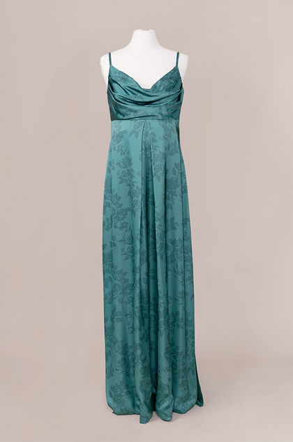 Color: Classic Emerald Bouquet