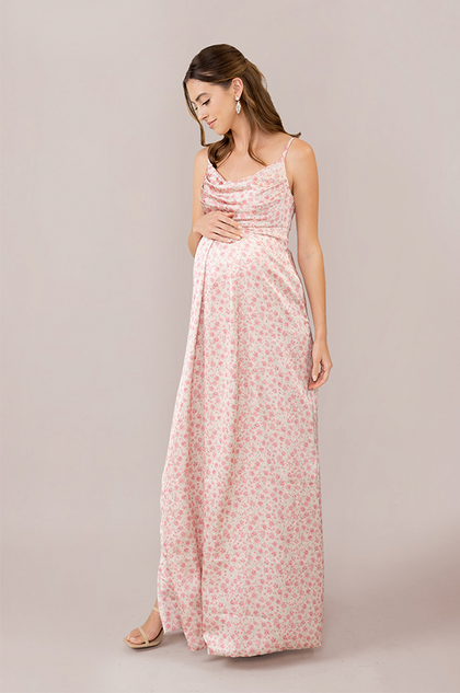 Model: Lindsey; Size: 4; Color: Blushing Bride Posey