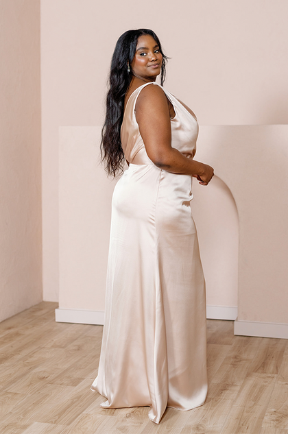 Model: Laken; Size: 24; Color: Blush