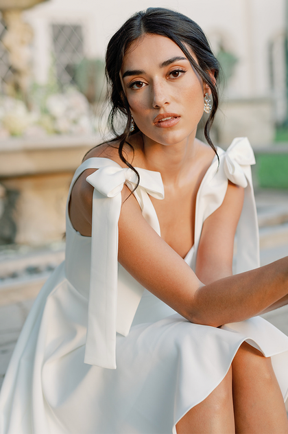 Model: Saije; Size: 4; Color: White Pearl