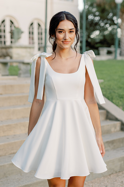 Model: Saije; Size: 4; Color: White Pearl