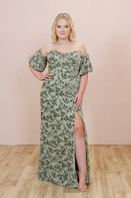 Model: Lauren; Size: 14; Color: Silver Sage. Bubble Sleeves sold separately.