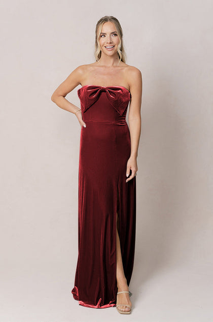 Model: Britt; Size: 4; Color: Romantic Rose
