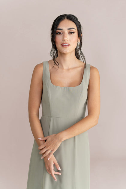 Model: Saije; Size: 4; Color: Silver Sage