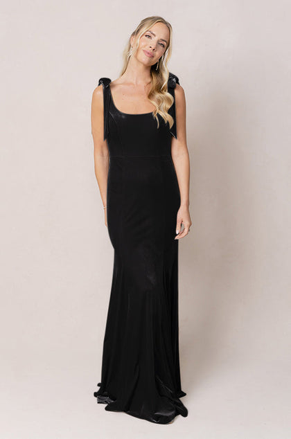 Model: Britt; Size: 4; Color: Black