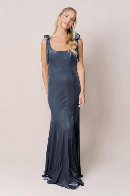 Model: Britt; Size: 4; Color: Indie Blue