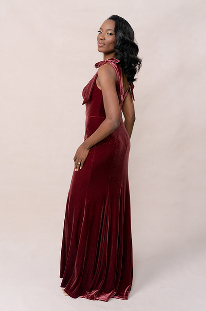 Model: April; Size: 4; Color: Romantic Rose
