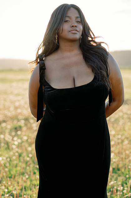 Model: Laken; Size: 24; Color: Black