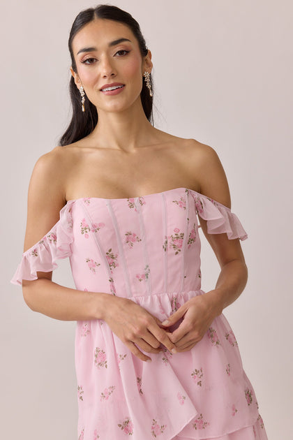 Model: Saije; Size: 4; Color: Baby Pink Petit Rose