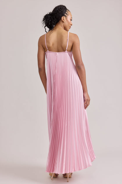 Model: Alyse; Size: S; Color: Perfect Pink