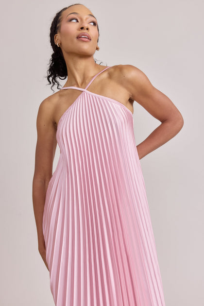 Model: Alyse; Size: S; Color: Perfect Pink