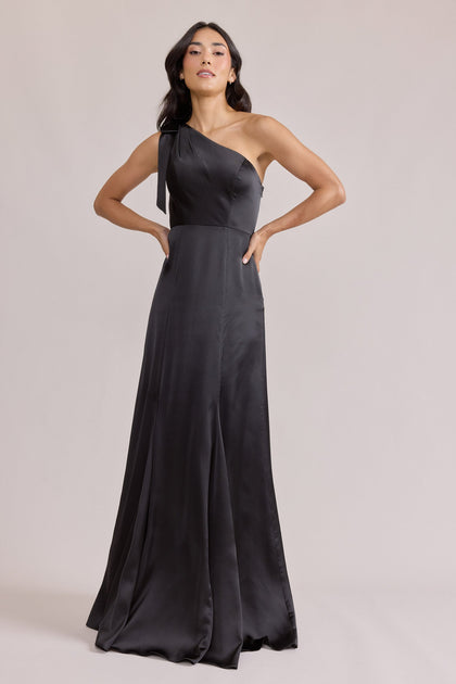 Model: Saije; Size: 4; Color: Black
