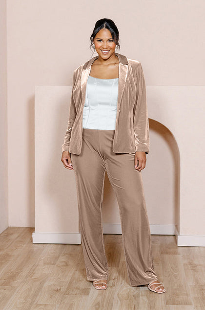 Model: Charisse; Size: 16; Color: Silver Sage