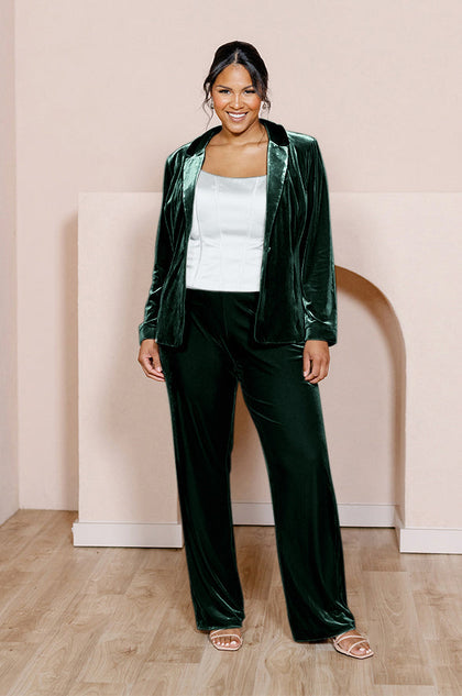 Model: Charisse; Size: 16; Color: Silver Sage