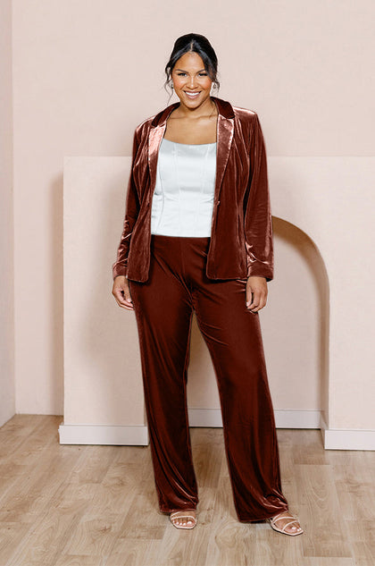 Model: Charisse; Size: 16