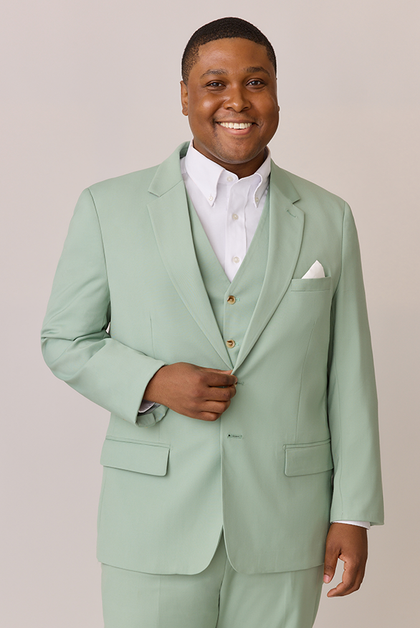 Model: Cashman; Size: Modern 46 Regular. Pictured with White Chiffon Pocket Square