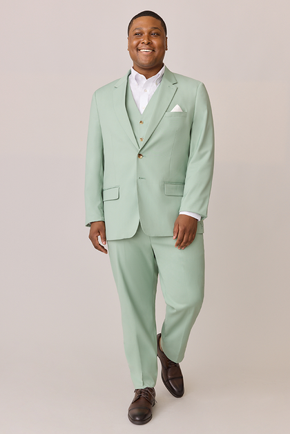 Model: Cashman; Size: Modern 46 Regular. Pictured with White Chiffon Pocket Square