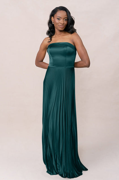 Model: April; Size: 4; Color: Classic Emerald