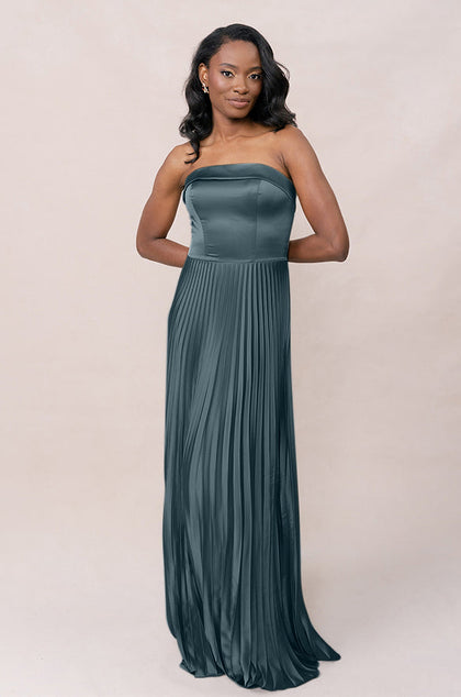 Model: April; Size: 4; Color: Eucalyptus