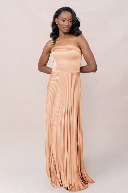 Model: April; Size: 4; Color: Peach