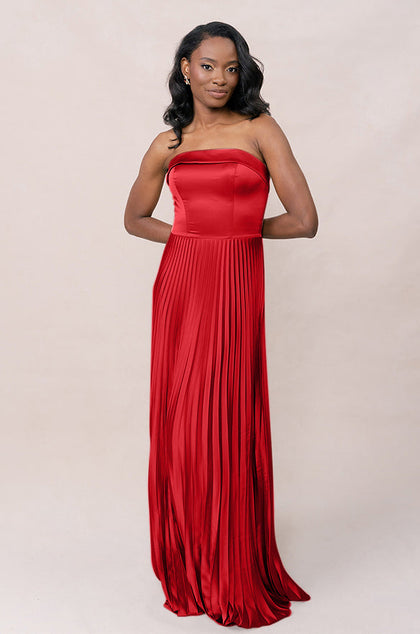 Model: April; Size: 4; Color: Poppy Red