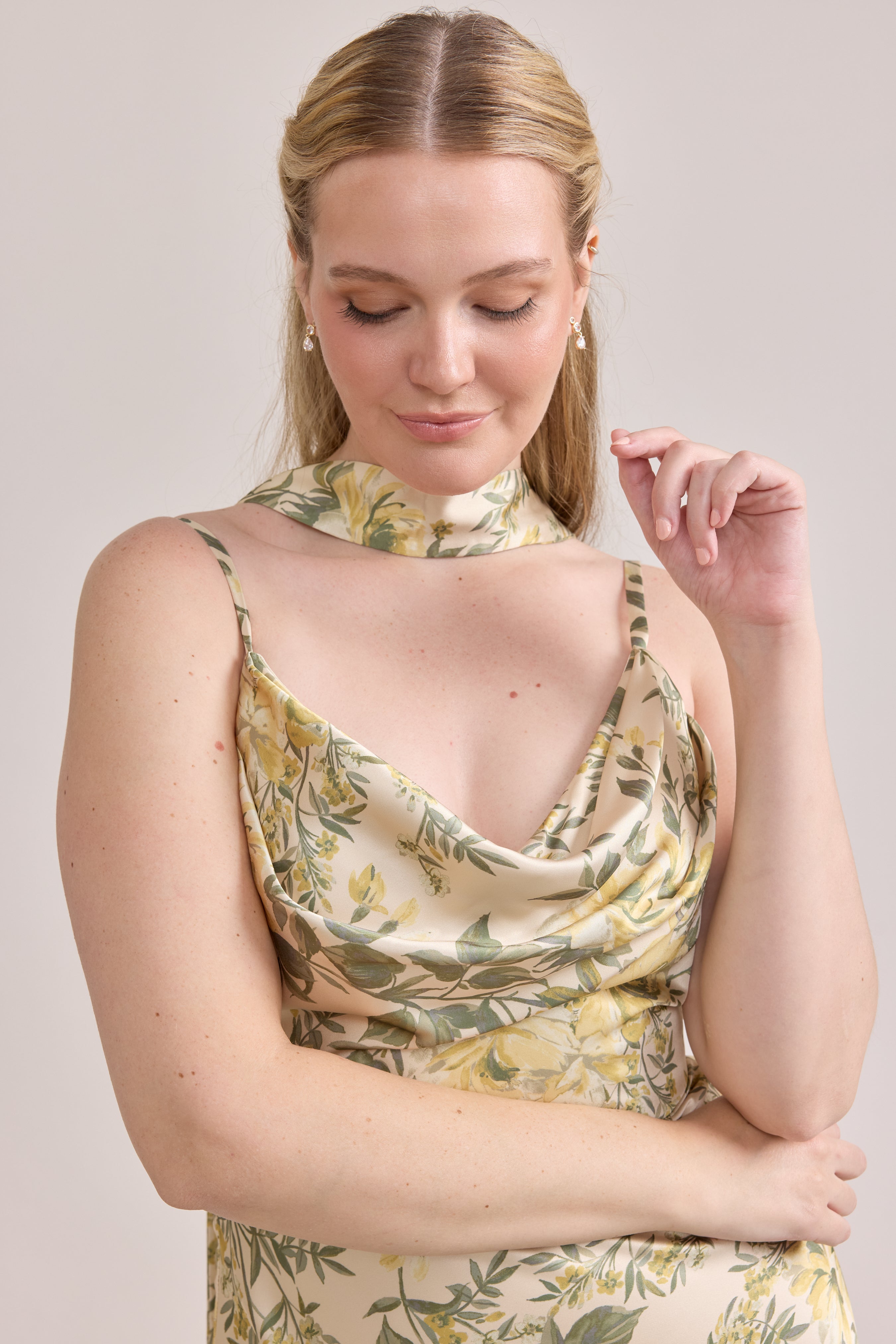 Satin Floral Print Skinny Scarf Satin Floral Print Skinny Scarf